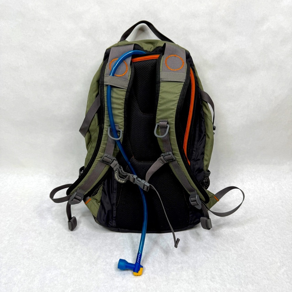 Camelbak Cloud Walker Hydration Pack Backpack - G… - image 4